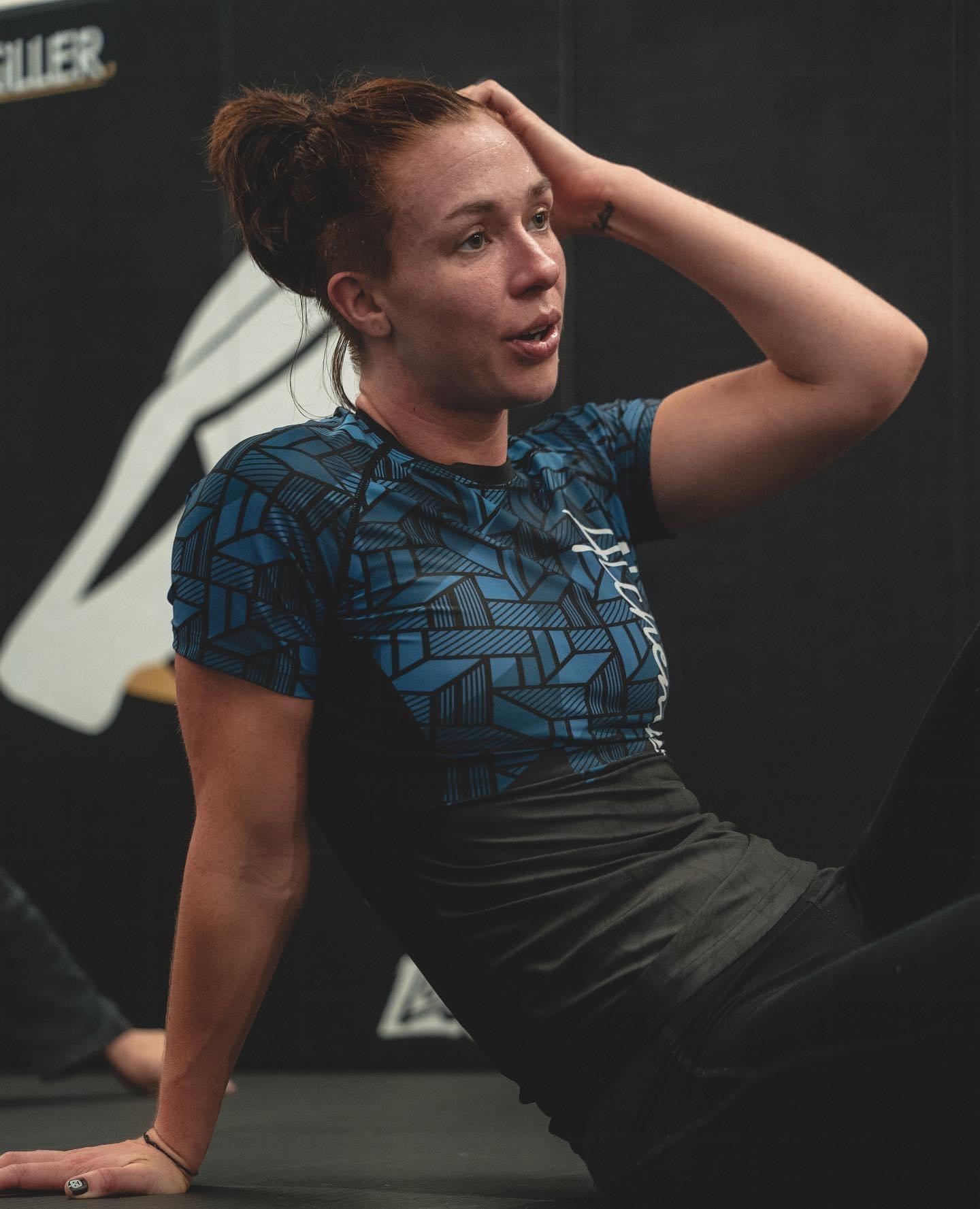 An Overview of Women’s Short Sleeve BJJ Rashguards - Alchemize Fightwear